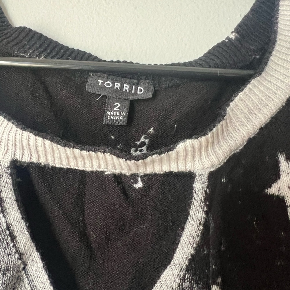 Sweater - Picture 3 of 3